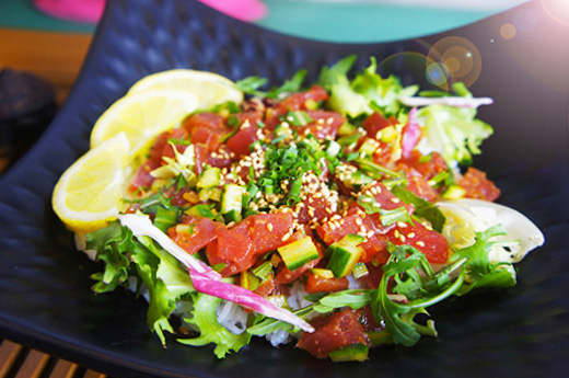 CHIRASHI TARTARE THON CONCOMBRE ROQUETTE